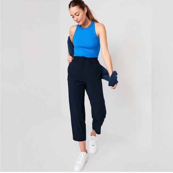 Old Navy High-Waisted StretchTech Cropped Tapered Pants, Medium, Navy - Picture 4 of 9
